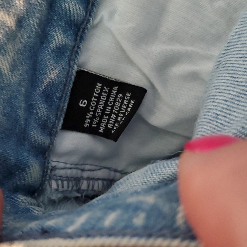 FOREVER 21 DENIM FRAY SHORTS - Picture 7 of 7